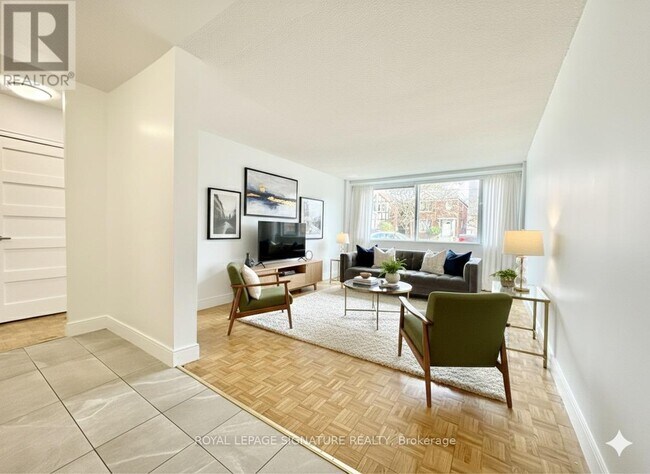 property at 990 Avenue Rd