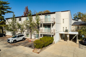 Stonecrest in Peoria, IL - Foto de edificio - Building Photo