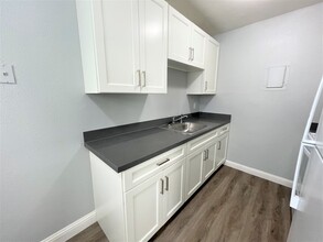 Renovated Apartments at Las Palmas at 133 ... in Los Banos, CA - Building Photo - Building Photo