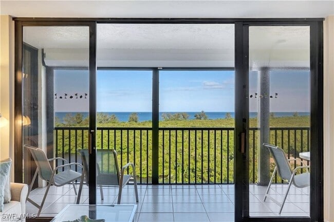 property at 17 Bluebill Ave