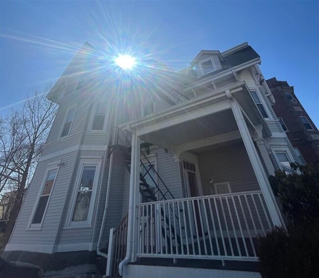 14 Chestnut St, Unit #4