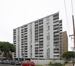 Alexander Arms Condominiums in Honolulu, HI - Building Photo - Building Photo