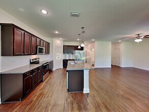 329 Banyan Frst Dr in St. Augustine, FL - Foto de edificio - Building Photo