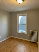82 Grant St, Unit 82 Grant St ,unit 2 Lynn in Lynn, MA - Foto de edificio - Building Photo