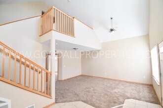 4301 152nd Pl in Urbandale, IA - Building Photo - Building Photo