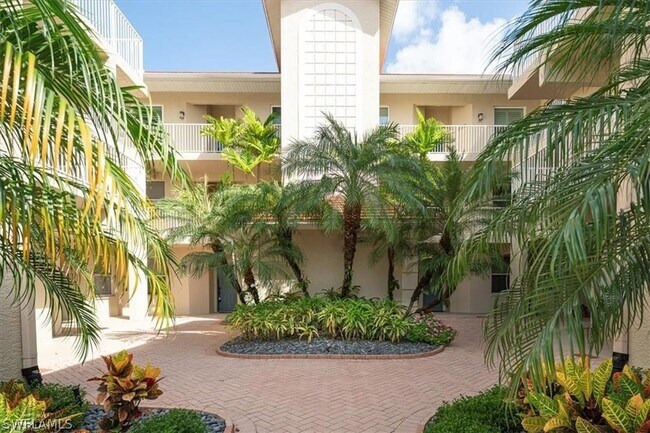 3554 Haldeman Creek Dr in Naples, FL - Building Photo - Building Photo