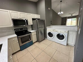 3944 SW 48th Ave in Pembroke Park, FL - Building Photo - Building Photo