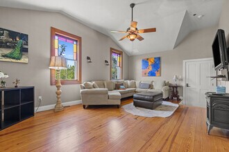 221 SE 7th St in Gainesville, FL - Building Photo - Building Photo