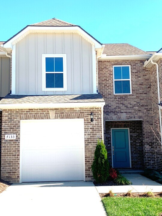 7133 Mapleside Ln in Fairview, TN - Building Photo
