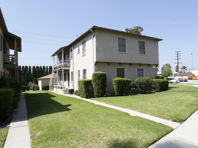 1042-1044 W Glenoaks Blvd in Glendale, CA - Building Photo - Building Photo