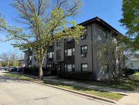 7202 Adams St in Forest Park, IL - Building Photo