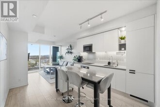 39 Mary St in Barrie, ON - Building Photo - Building Photo