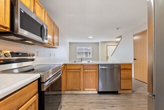 2835 SE 90th Pl in Portland, OR - Building Photo - Building Photo