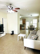 1310 W Parmer Ln in Austin, TX - Building Photo - Building Photo