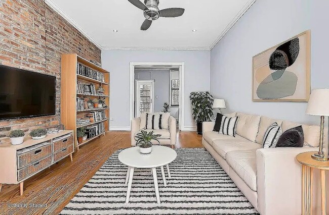 380 E 10th St, Unit 5 in New York, NY - Building Photo - Building Photo