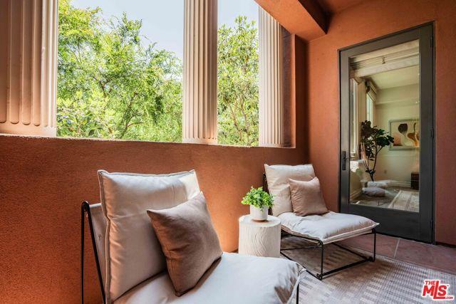 6241 Crescent Park W in Los Angeles, CA - Building Photo - Building Photo