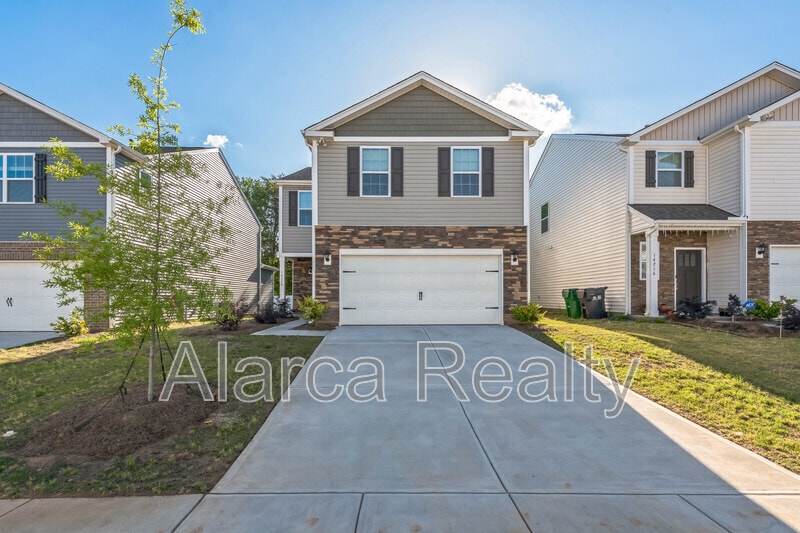 14220 Wilson Mac Ln in Charlotte, NC - Building Photo