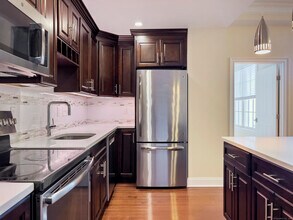 11 S Main St in West Hartford, CT - Building Photo - Building Photo