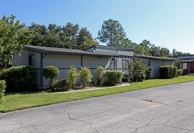 Simpson Ridge Apartments in Kissimmee, FL - Foto de edificio - Building Photo