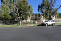 14227 Gilmore St in Van Nuys, CA - Building Photo - Building Photo