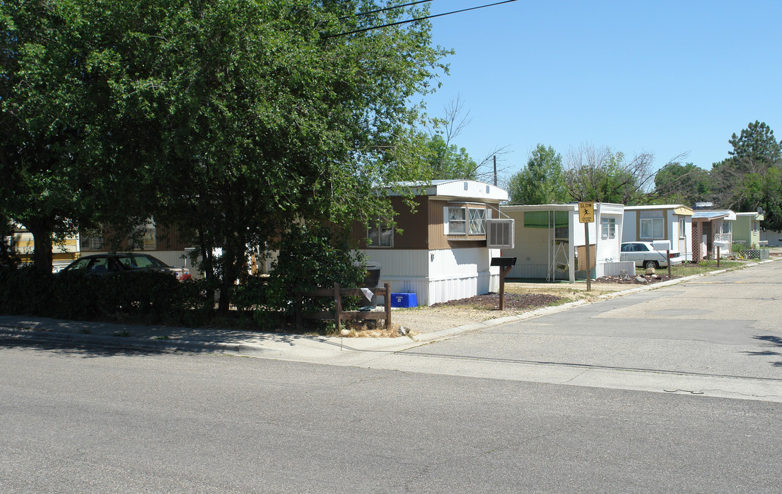 205 W 40th St in Garden City, ID - Building Photo