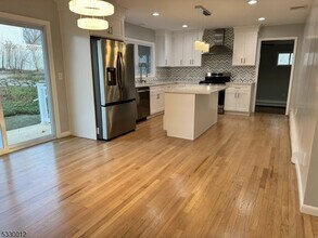 14 Rohn St in East Hanover, NJ - Building Photo - Building Photo