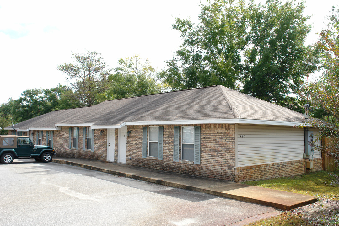 723 Green St in Fort Walton Beach, FL - Foto de edificio