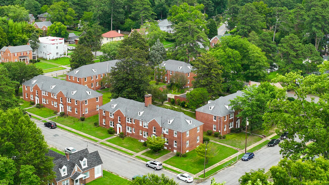 1676 S Sycamore St in Petersburg, VA - Building Photo - Building Photo