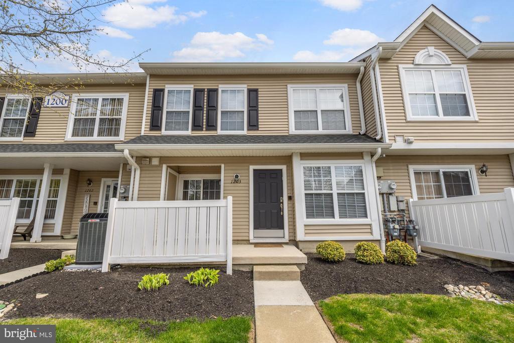1203 Delancey Way in Evesham, NJ - Building Photo