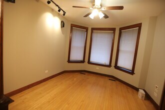 2320 W Armitage Ave in Chicago, IL - Building Photo - Building Photo
