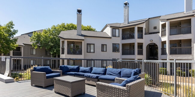 Wind Rush Apartments in Fort Worth, TX - Building Photo - Building Photo