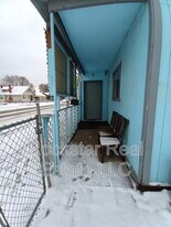 1003 E Illinois Ave in Spokane, WA - Building Photo