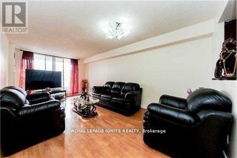 410 McLevin Ave in Toronto, ON - Building Photo - Building Photo