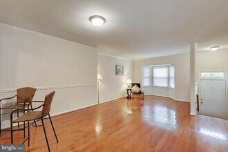 12321 Sleepy Lake Ct in Fairfax, VA - Building Photo - Building Photo