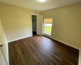 451 Oakdale Dr in Stafford, TX - Building Photo - Building Photo