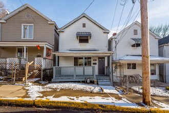 905 5th St in Mckees Rocks, PA - Building Photo - Building Photo