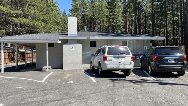 Pioneer Trail Apartments in South Lake Tahoe, CA - Building Photo - Building Photo