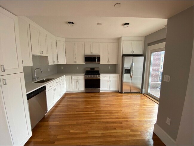 190 Kelton, Unit #3 in Boston, MA - Building Photo - Building Photo