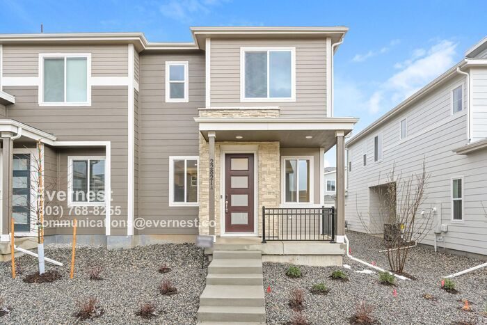 22821 E Stanford Ln in Aurora, CO - Building Photo
