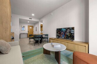 11 NE 6th St in Miami, FL - Foto de edificio - Building Photo