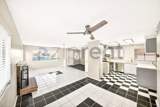 1858 Park Cir Dr in Lancaster, CA - Building Photo - Building Photo