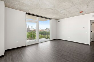 153 N Ashland Ave in Chicago, IL - Building Photo - Building Photo