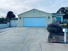1187 Barbara Ct in Seaside, CA - Building Photo