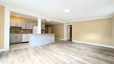 170 Kingston Ave in Daytona Beach, FL - Building Photo - Building Photo