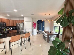 401 NE 194th Ln in Miami, FL - Building Photo - Building Photo