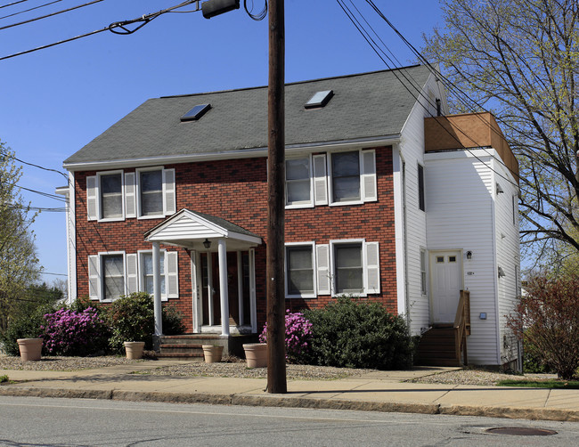 632 Main St in Woburn, MA - Foto de edificio - Building Photo