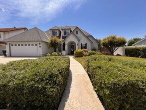4033 W Douglas Ave in Visalia, CA - Building Photo - Building Photo