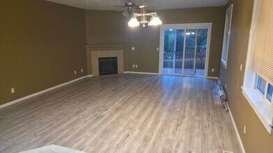 1448 NE 176th Ave in Portland, OR - Building Photo - Building Photo