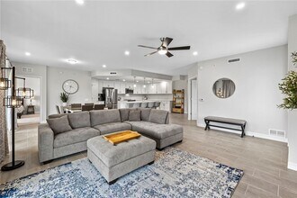 172 Indies Dr E in Naples, FL - Building Photo - Building Photo