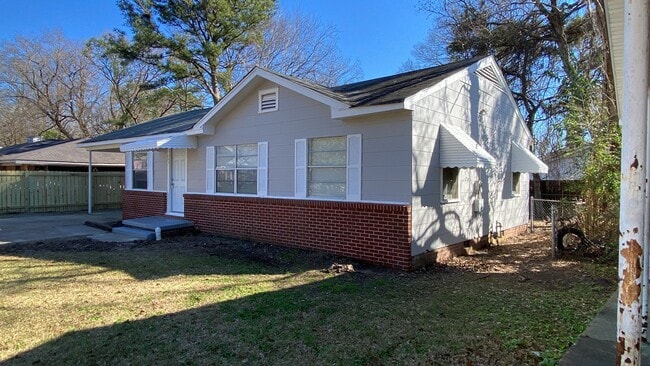 927 Spring Ave